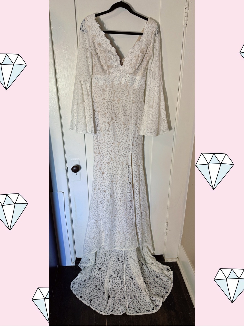 Elegant White Lace Wedding Dress with Bell Sleeves